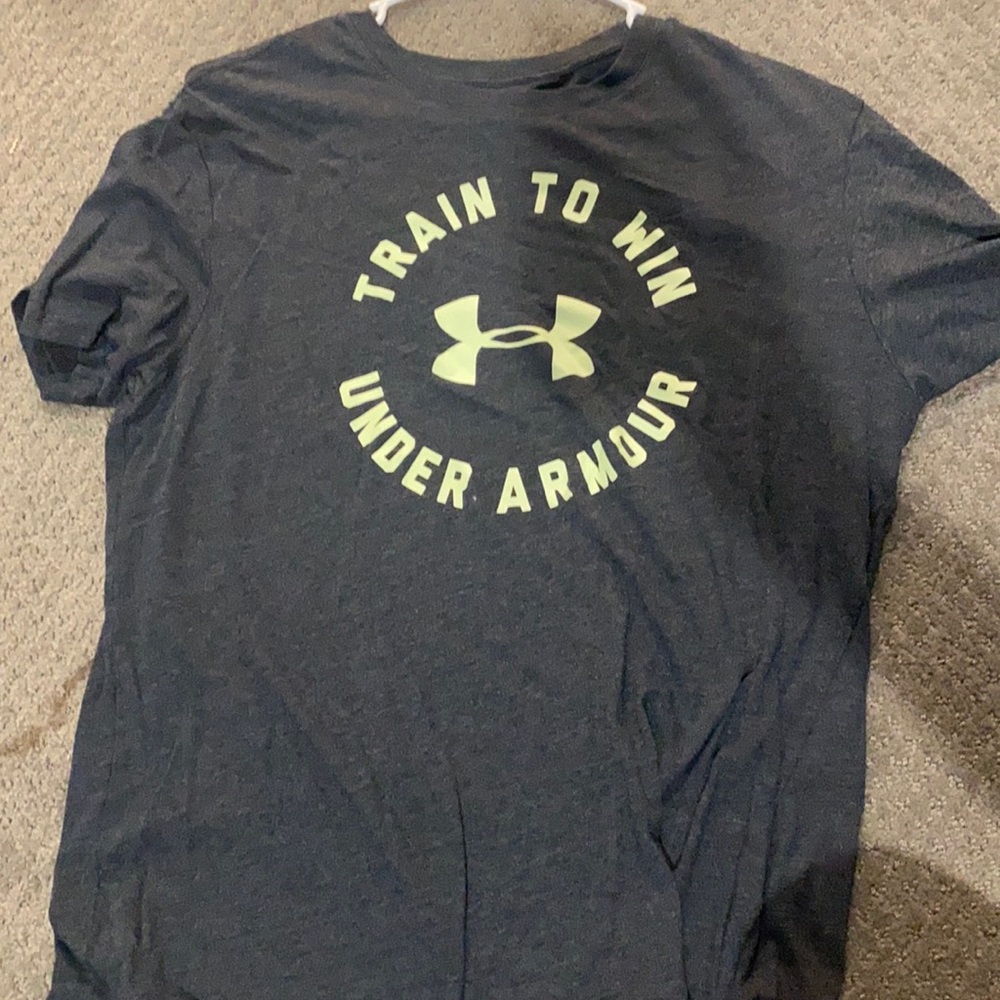 Under armor t shirt